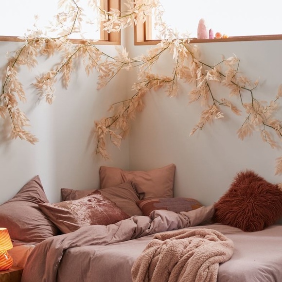 NEW| Faux Ruscus Leaf Garland